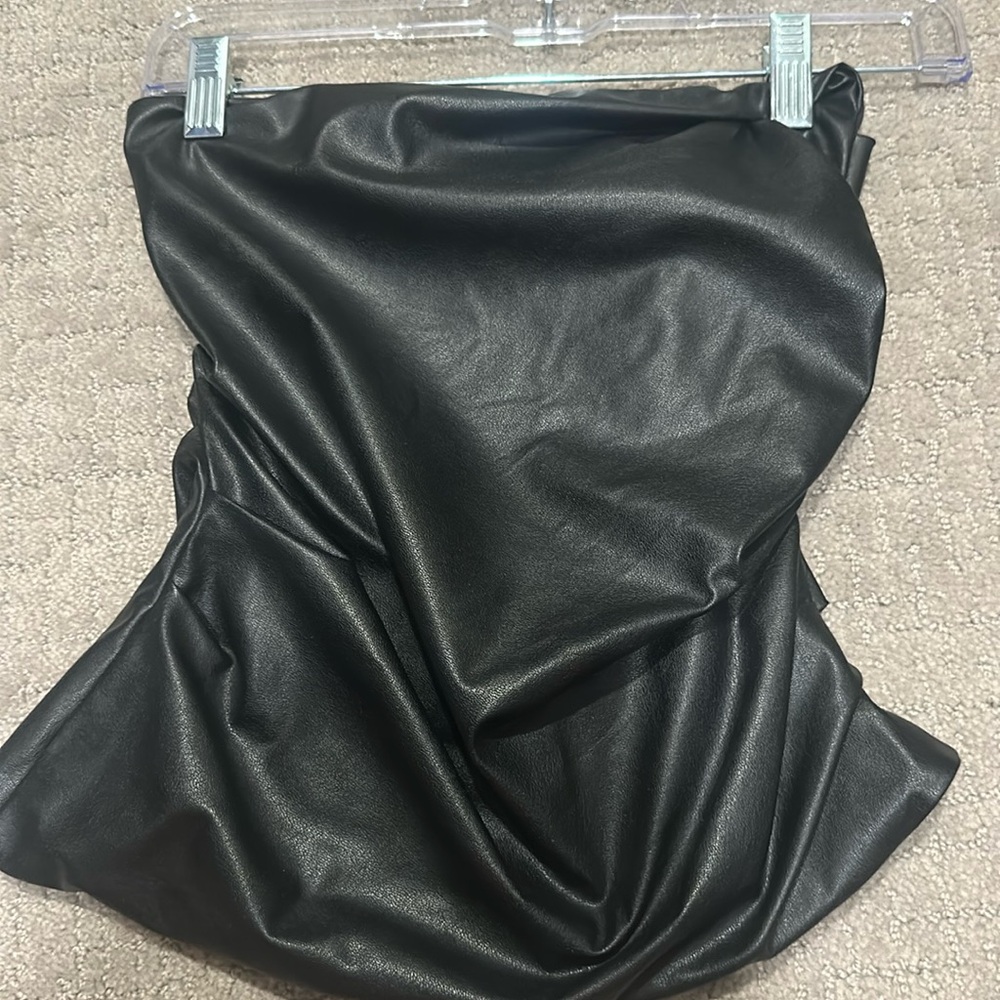 Strapless top leather